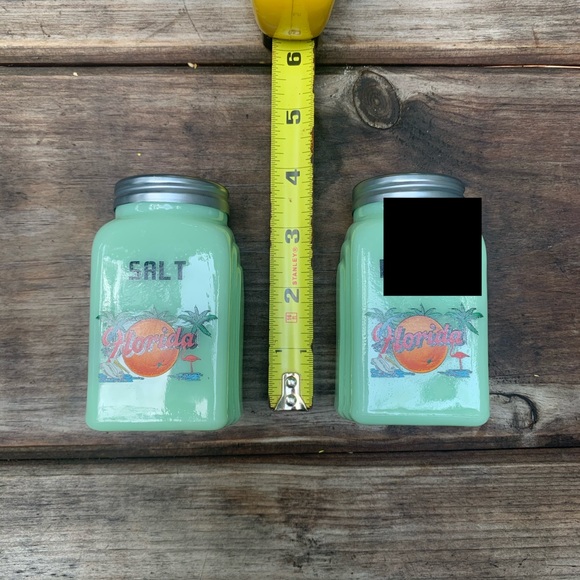 SOLD VINTAGE JADEITE Salt and Pepper Shakers - Picture 8 of 10